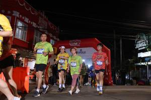 BIB: 4717, 2004, 2754
                            <button type="button" onclick="openModal(26265141)" class="btn btn-primary btn-sm float-right btn-popup" data-toggle="modal" data-target=".modal-high-quality">
                        <i class="fas fa-shopping-cart"></i> Add to Cart
                    </button>
                                            <button type="button" onclick="isThisMe(26265141, true)" class="btn btn-success btn-sm float-right btn-popup btn-isme hidden" data-toggle="tooltip" data-placement="bottom" title="นี่คือรูปของคุณใช่ไหม คลิกที่นี่เพื่อเอาเข้าอัลบั้ม">
                        <i class="fas fa-plus"></i> Add to album
                    </button>
                    <button type="button" onclick="isThisMe(26265141, false)" class="btn btn-warning btn-sm float-right btn-popup btn-isnotme hidden">
                        <i class="fas fa-ban"></i> Remove from album
                    </button>